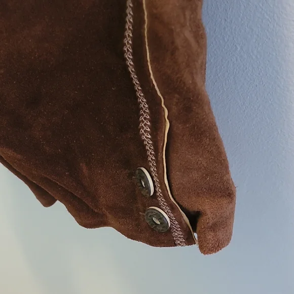 Kid's Brown Leather Lederhosen Shorts with Suspenders - Picture 8 of 10